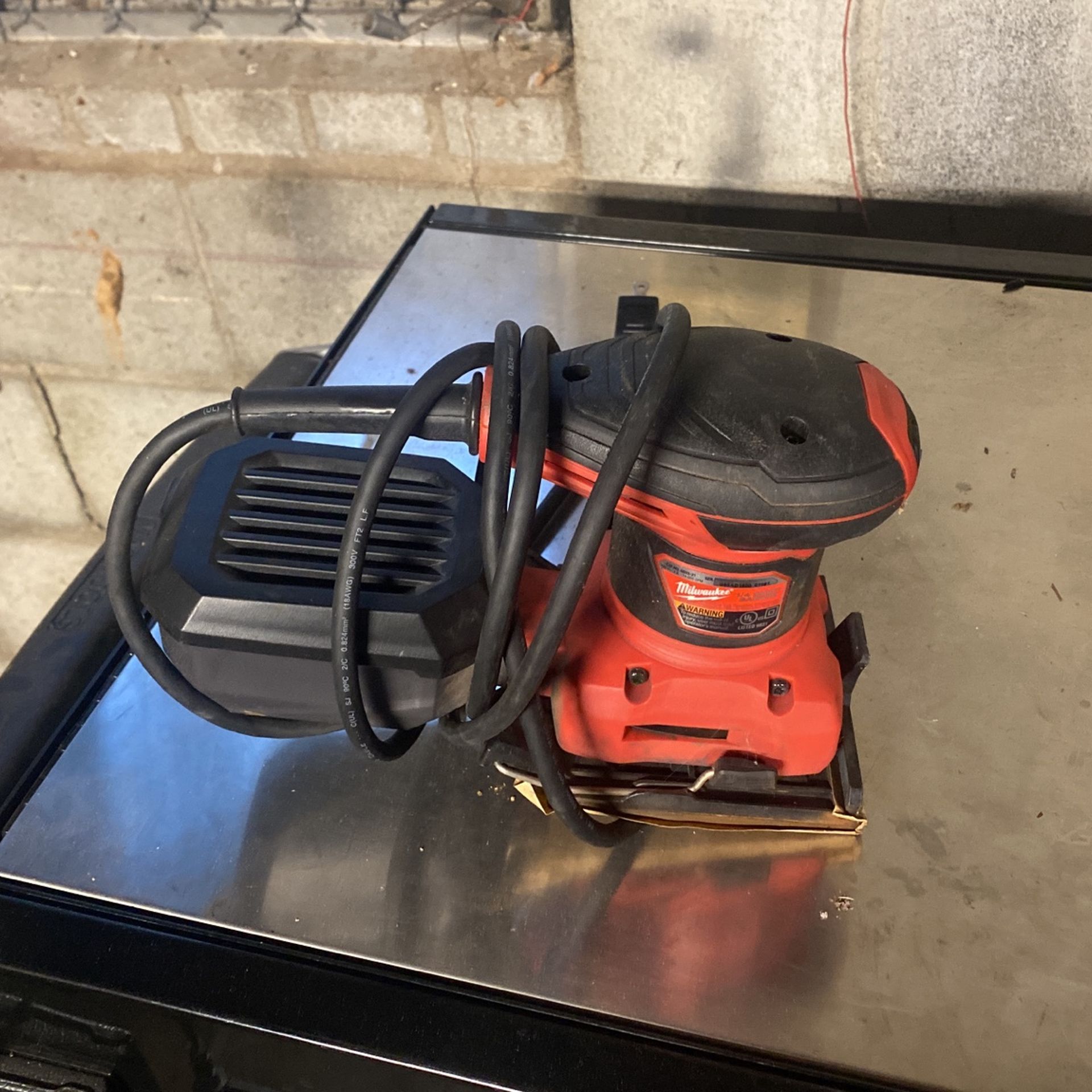 Milwaukee Sander 1/4 Inch