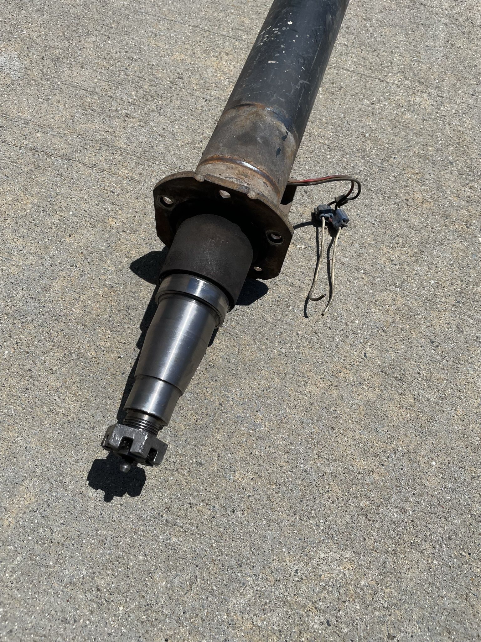 Used 5200lb Trailer Axle 80”/95 Has A Small Bend By The Spindle Still Works Though $199 Obo