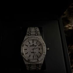 MENS LUXURY VVS AND MOISSANITE MIX WATCH