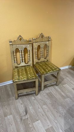 Cool Lookin Set Of 2 Chairs