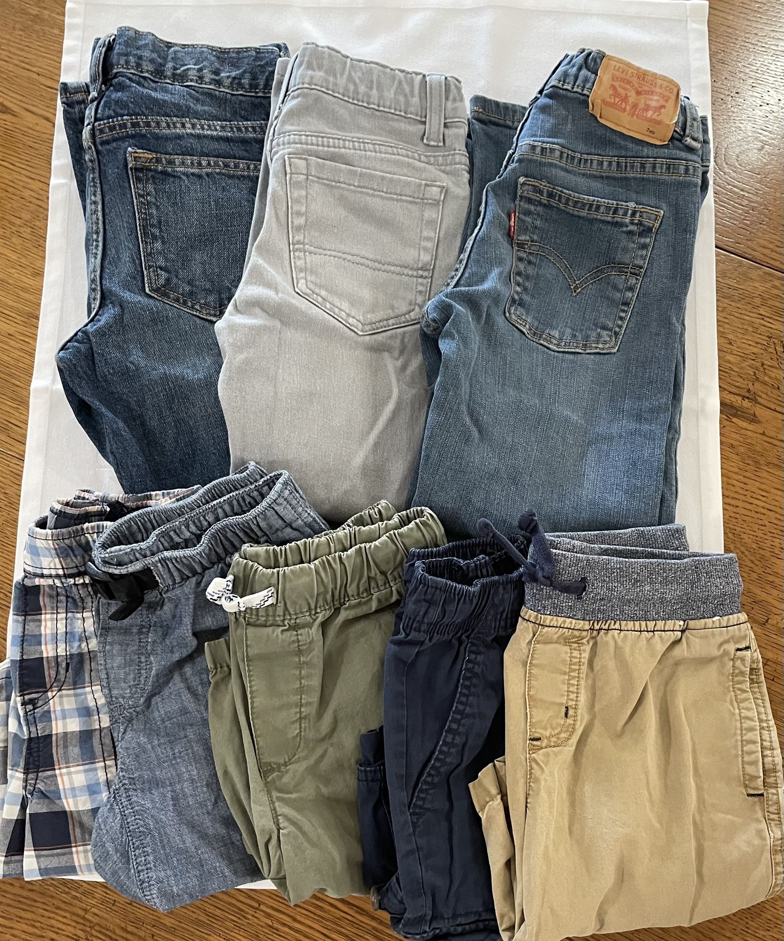 Boy’s Jeans, Shorts, & Shirt. Sizes 6/7. Bundle all for $25.
