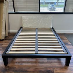 Thuma Classic Bed Frame With Pillowboard