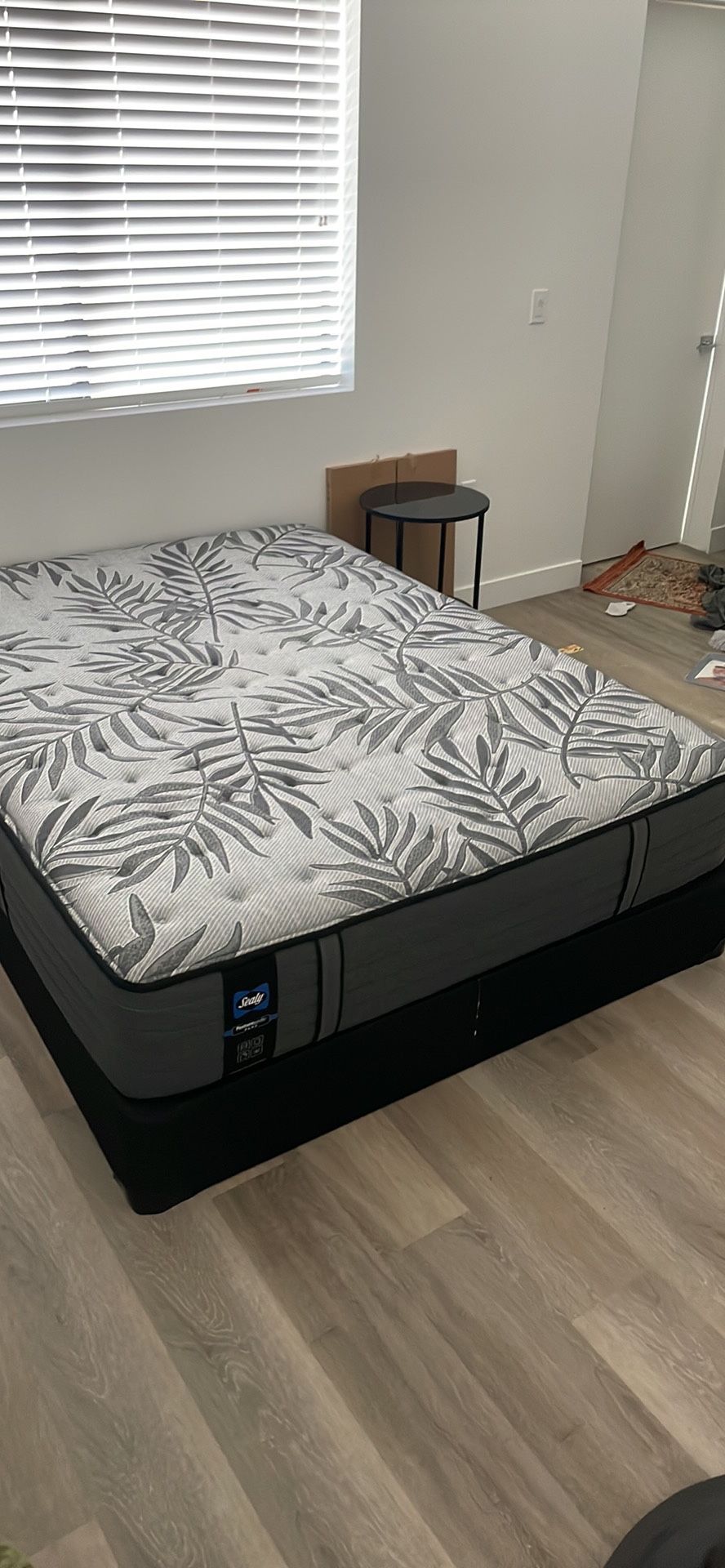 Sealy Posturepedic Plus Mount Auburn 13” Medium Mattress (Queen) + Box Spring + Free Tv Stand