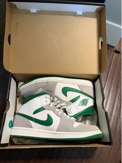 AIR JORDAN 1 MID SE, Men’s size 9