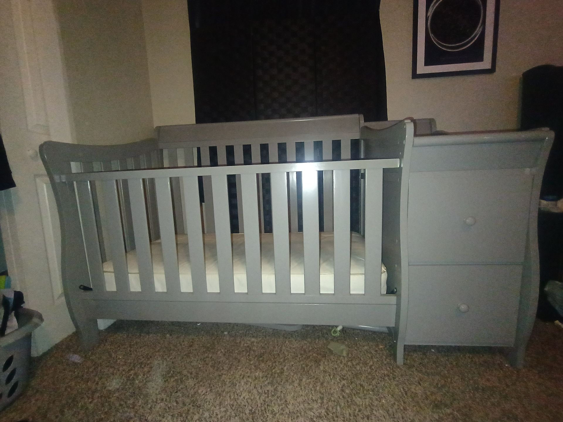 Get crib with changing table
