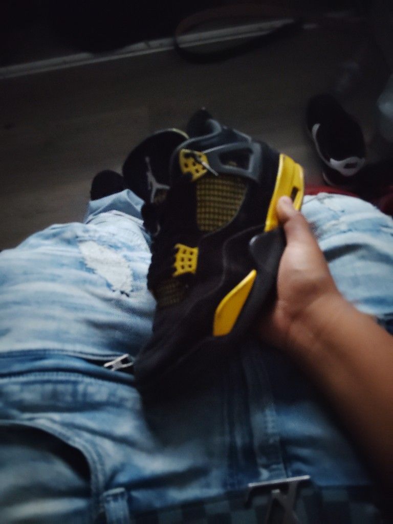Jordan 4s Size 9 And 1/2