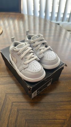 Tenis Jordan para ninos size 6 c $15.00