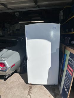 Crosley Freezer Upright 16 CU FT Great Work and Very Vlean