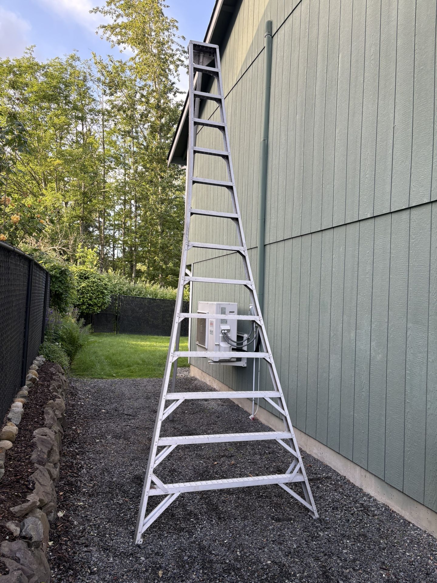 14’ Aluminum Tripod Orchard Ladder