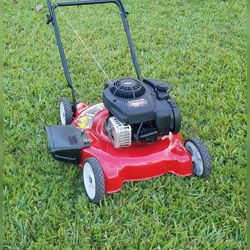 Gas Lawn Mower With New Blade $150 Firm Not Negociable