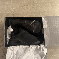 Shai 001 Converse Charm Black size 11.5