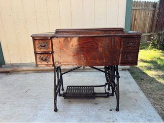 Vintage Sewing Machine