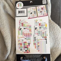 Create 365 happy planner