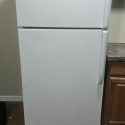 Refrigerator Great Condition 