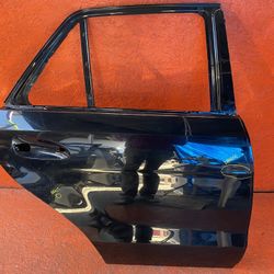 2012 - 2019 Mercedes Benz GLE350 W166 Right Side Rear Door Shell OEM A1(contact info removed)05