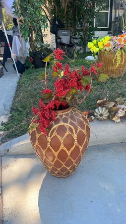 Vase w/ flowers