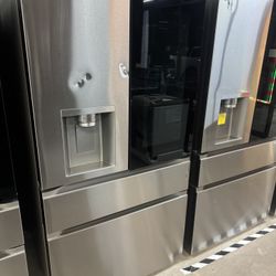 LG Instaview - Standard Depth MAX 4 Door Refrigerator 
