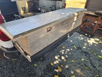 Delta Truck Tool Box