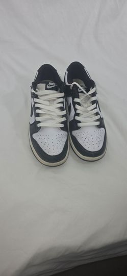 Size 8.5- Nike dunk panda