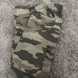 Hollister Camo pants