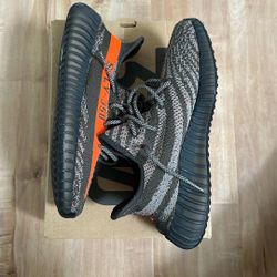 Adidas Yeezy Boost 350 V2 - Carbon Beluga Size 9.5 M