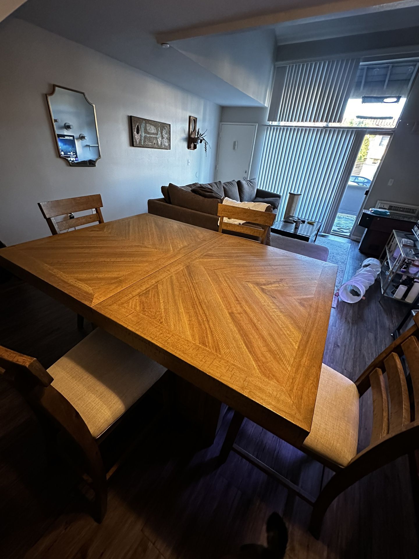 Wooden Dining Room Table And 4 Upholstered Chairs