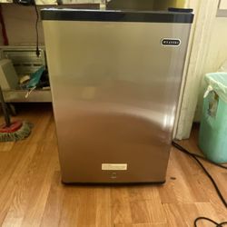 Whynter Mini Fridge