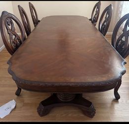 Formal Dinning table
