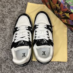 LV sneakers trainer size 10us 44eur