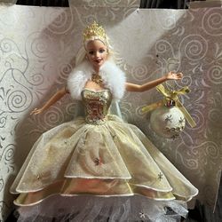 Gold celebration barbie 2000 special edition