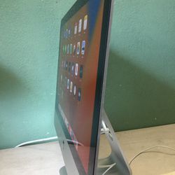 Apple iMac21.5 inches, Retina 4k, Mac OS Ventura