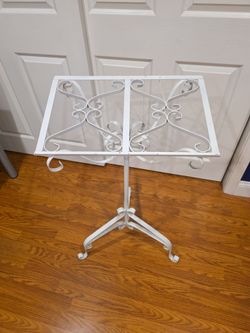 White Metal Book Stand/tole Music Stand