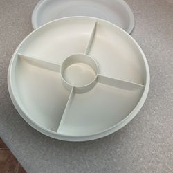 Tupperware-Vintage Small Serving Center