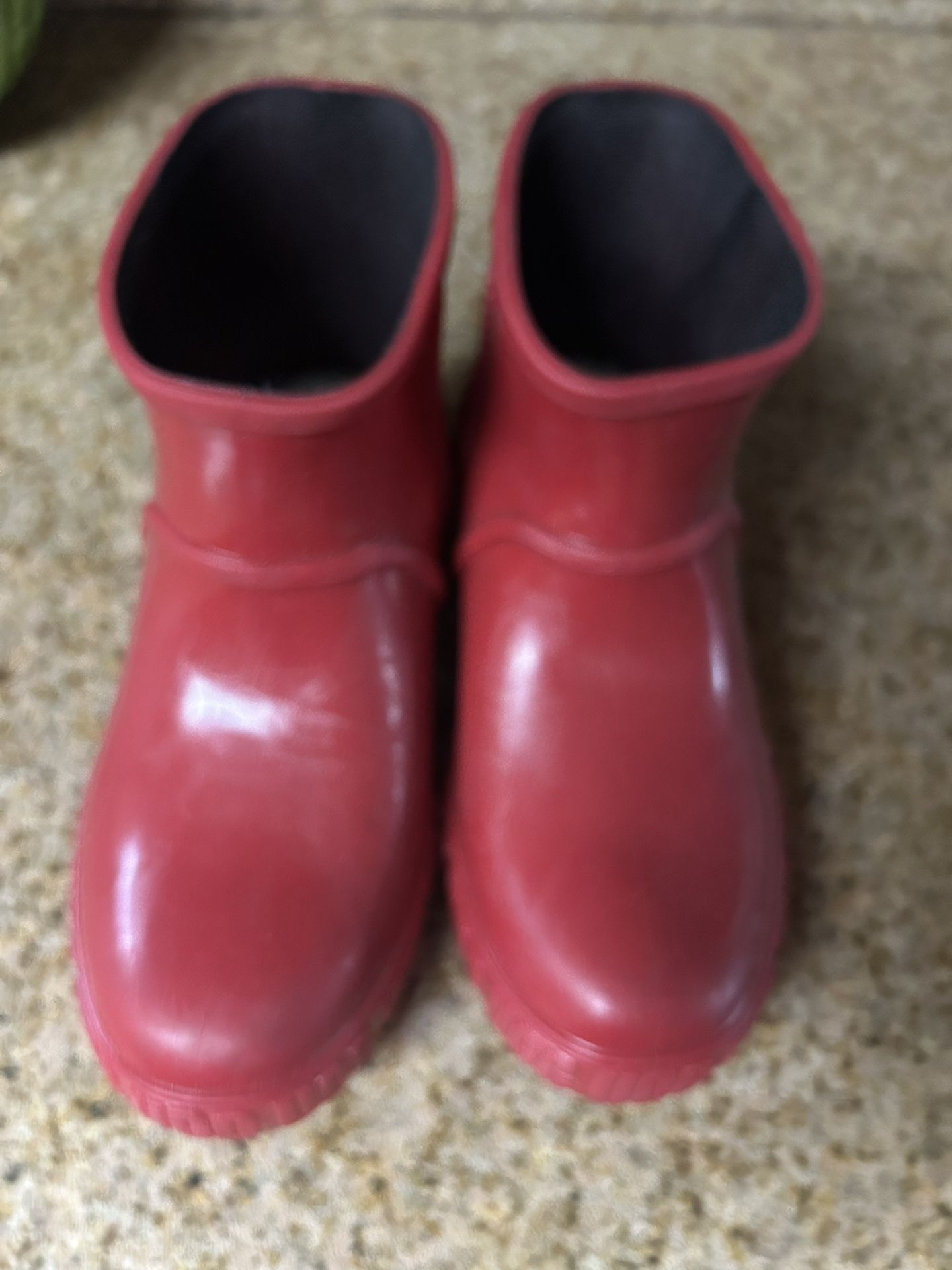 UGG Rain Boots Kids Size 1