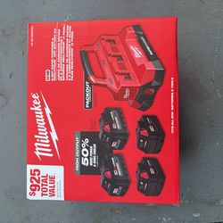 Milwaukee
M18 18-Volt Lithium-lon Battery Pack (2) 5.0Ah and High Output
Battery Pack (2) 6.0Ah with
PACKOUT 6-Port Rapid Charger