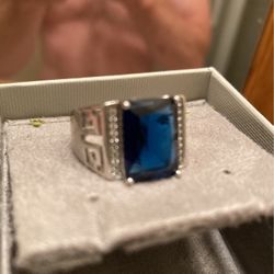 Men’s Blue Sapphire 1/8 Carat Diamond Platinum Ring!! 4.3 Grams. Stamped PT950