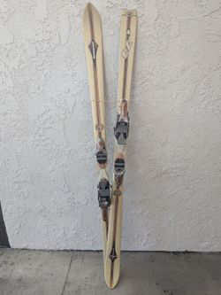 Dynastar Skis with Bindings
