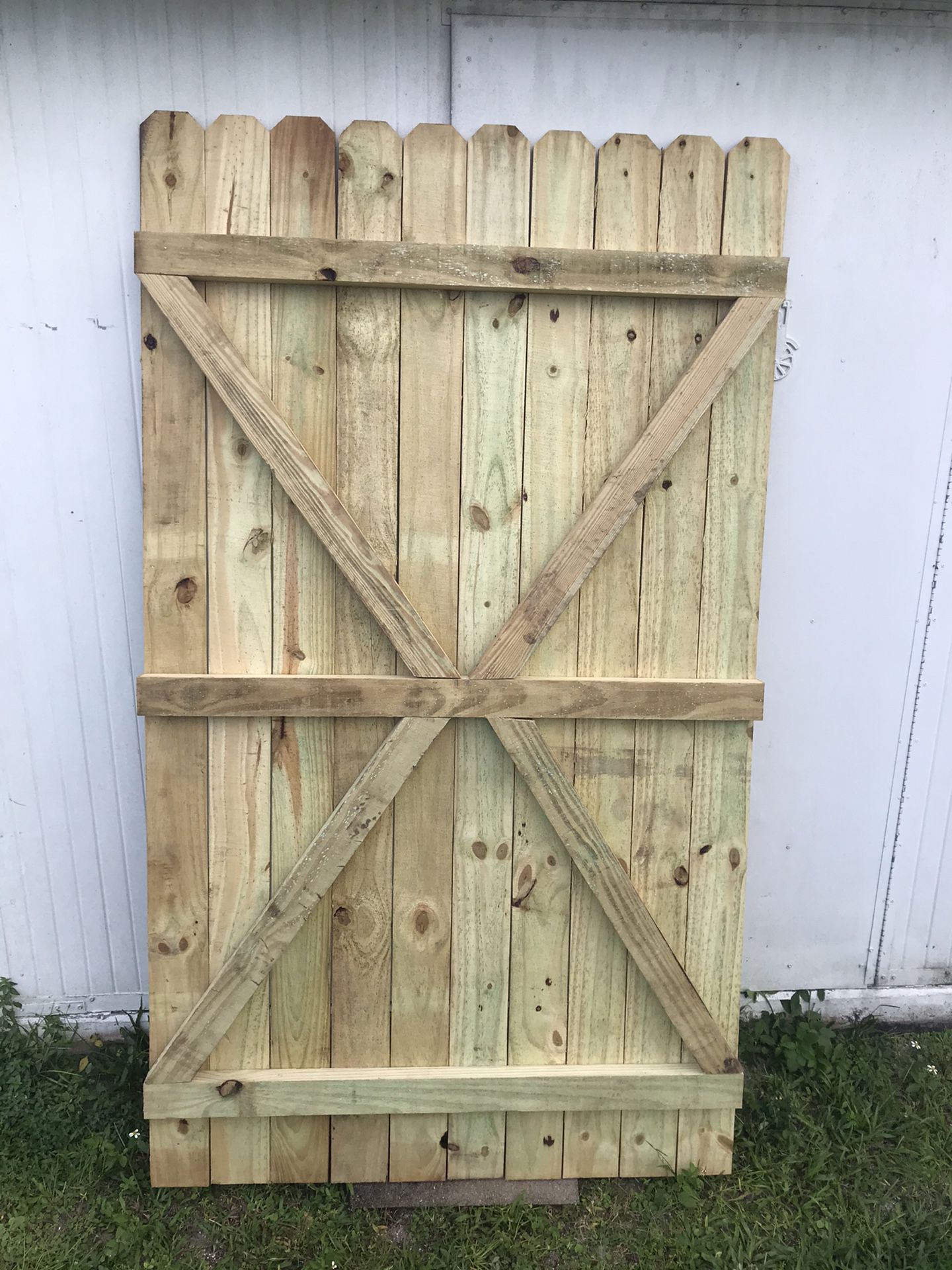 NEW, WOOD FENCE ( GATE 46”W. X 6’H. ) ((( NO hardware ))). PRICE IS FIRM, NO OFFERS, NO DELIVERY . ( THE FIRST TO COME IS THE FIRST TO BE SERVED )