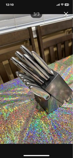 Oneida Sharp Knives in Block