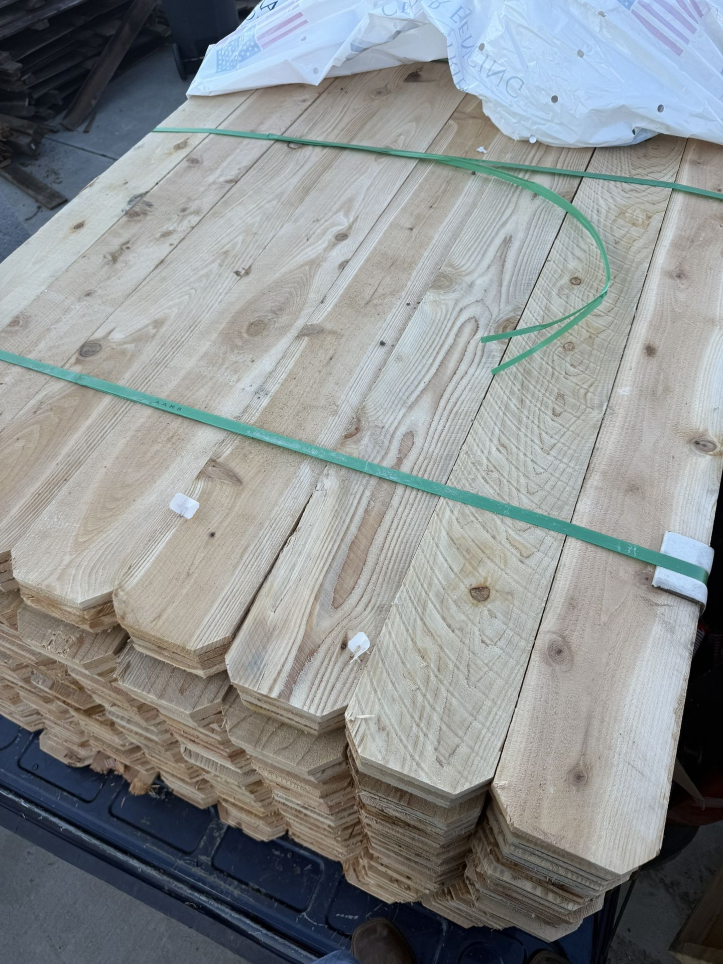 1x6x6 Cedar Dog Eared Fence Picket Pallet
