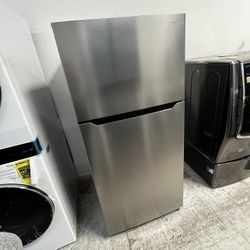 INSIGNIA TOP MOUNT REFRIGERATOR