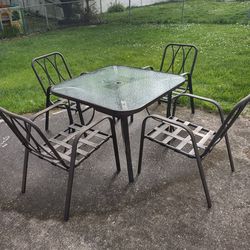 Patio Table & 4 Chairs