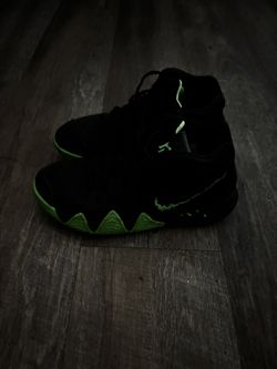 Kyrie 4 Basketball Shoe Worn 3 Times Size 7 M