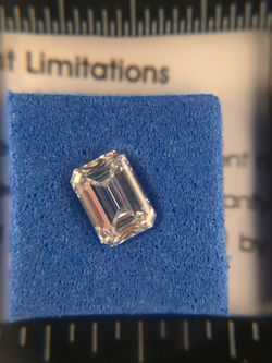 Esmerald 0.81 carat-Laboratory grown diamond (IGI)