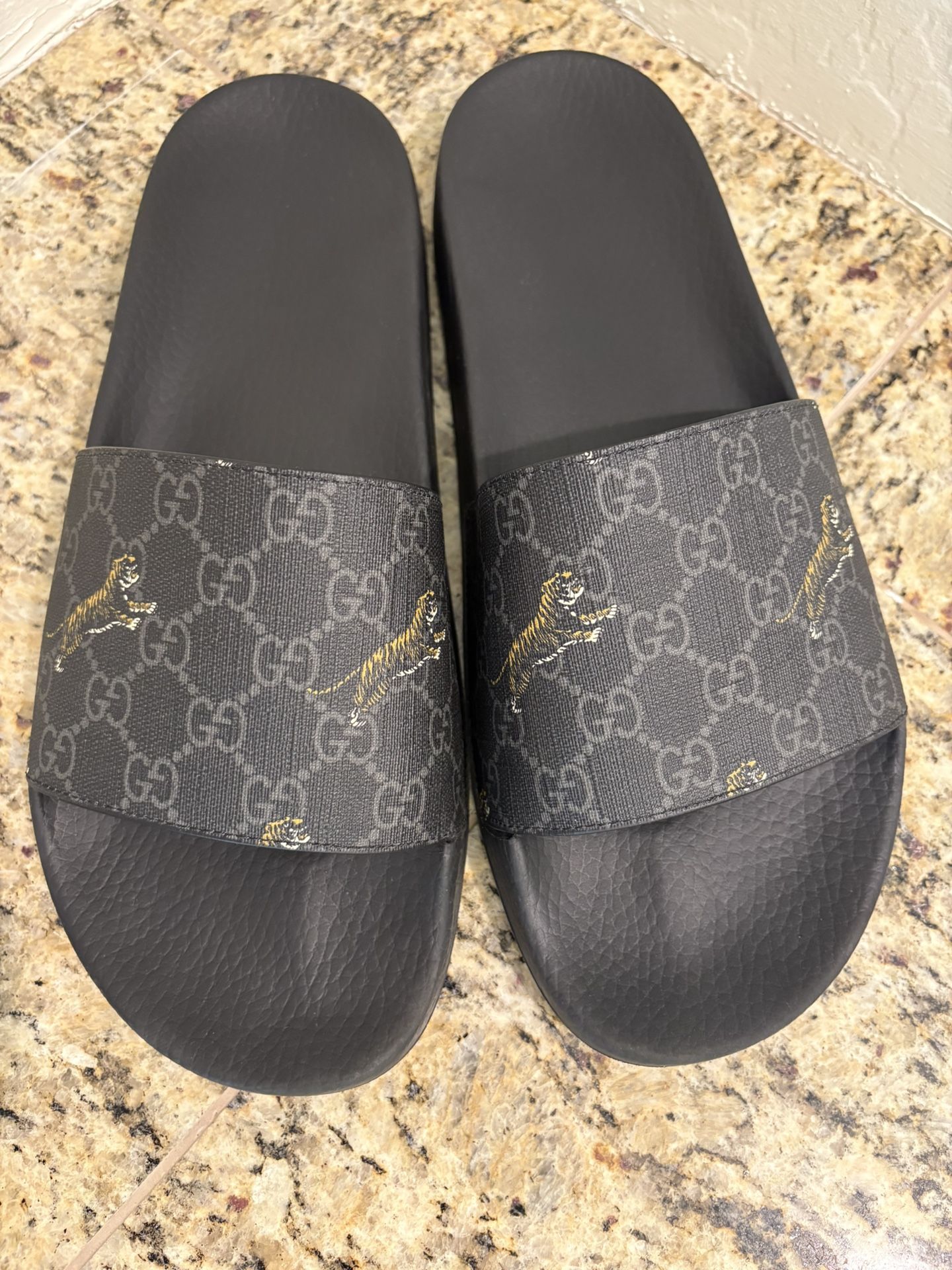 Gucci GG Supreme Tiger Slides Sz 12.5 US