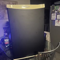 Am Sailing My Sister Small Fridge Works Perfect