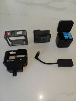 Go pro hero 9 black with everything you need! Includes $60 mic adapter, ulanzi cage, 3 batteries etc