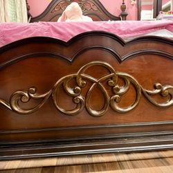 Solid Wood Queen Size Bed Set