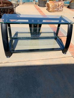 TV Stand.    Chino, ca