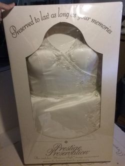 Beautiful wedding dress reduced in price to sell must go ASAP